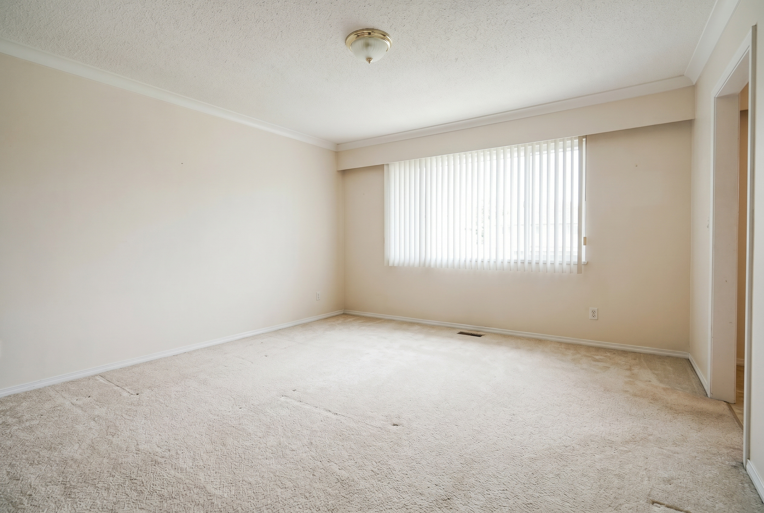 Unstaging - Declutter and Depersonalize